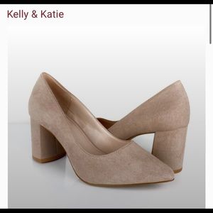 Kelly & Katie. Women’s Rosewell Dark Beige Pointed Toe Heels. Size 6